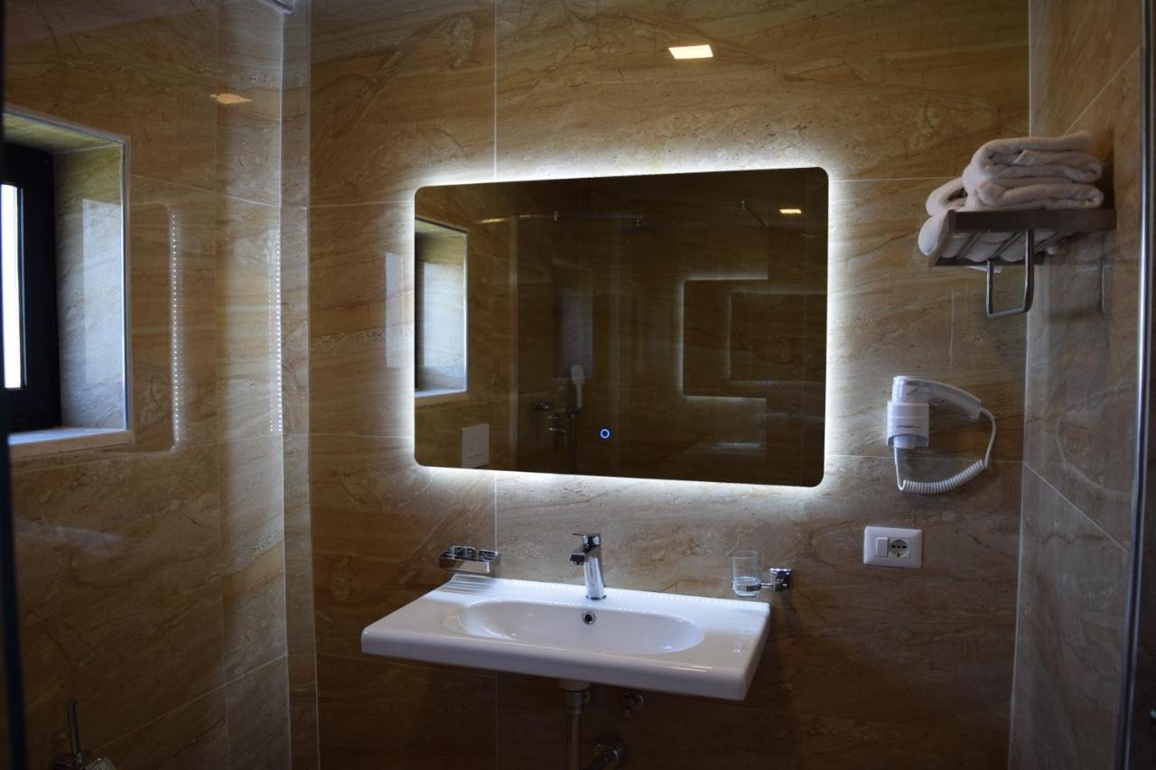 Amber Hotel Albania Spille Bagian luar foto